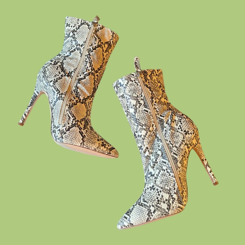 You Have All My Attention Booties - Cream/combo